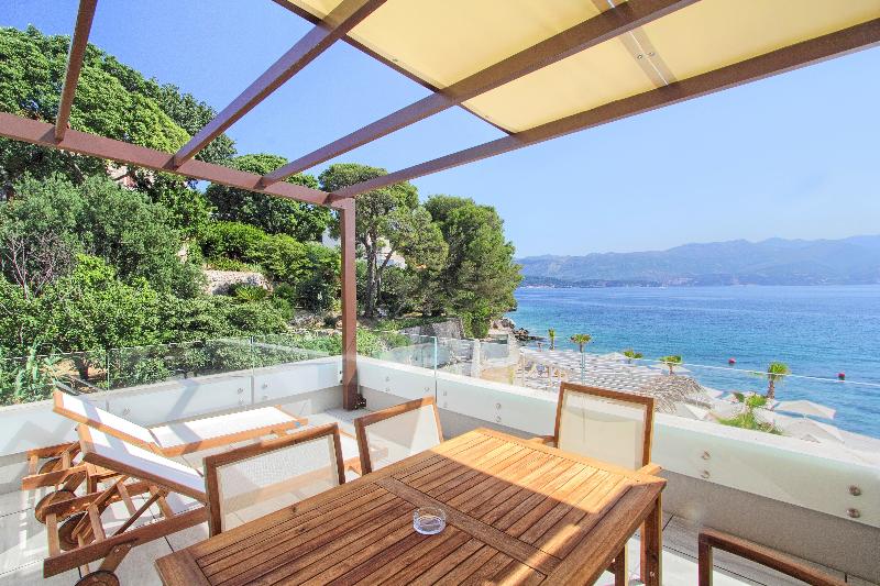 Kalamota Beach House - Oda