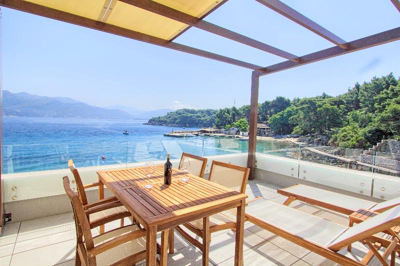 Kalamota Beach House - Oda