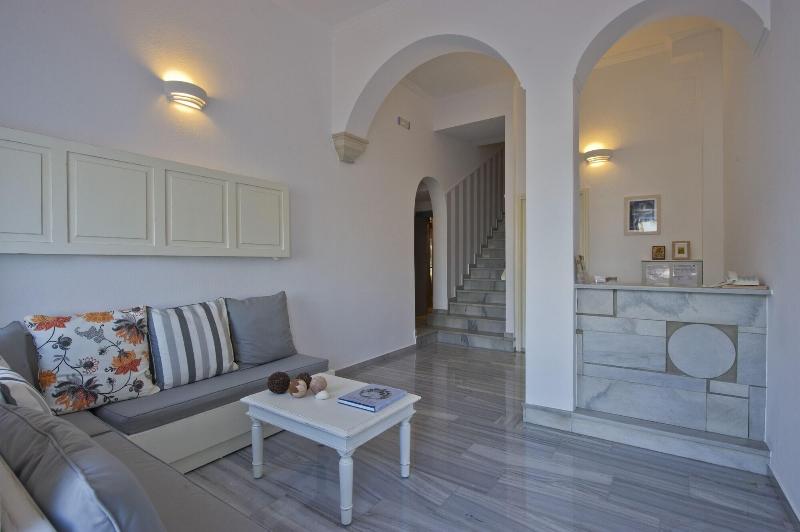Oasis Hotel Paros - Lobi