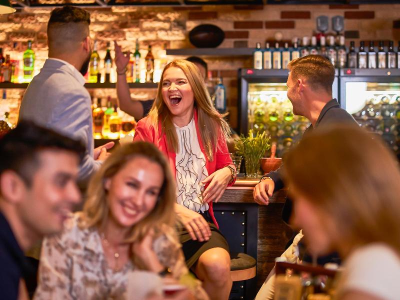 Mercure Dubai Barsha Heights Hotel Suites - Bar