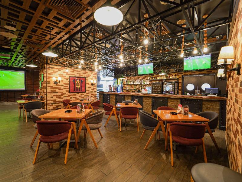 Mercure Dubai Barsha Heights Hotel Suites - Bar