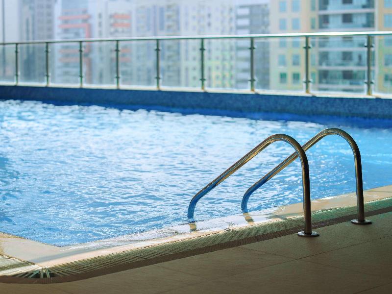 Mercure Dubai Barsha Heights Hotel Suites - Havuz