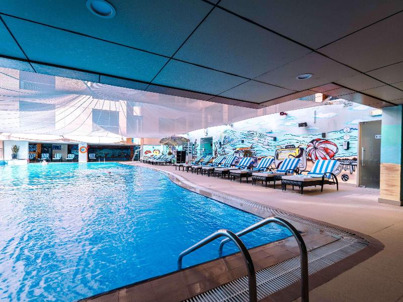 Mercure Dubai Barsha Heights Hotel Suites - Havuz