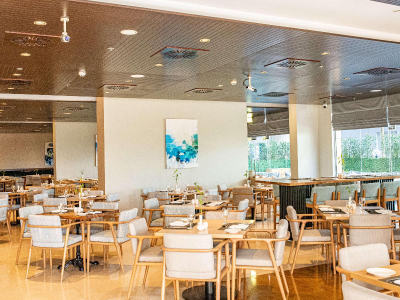 Mercure Dubai Barsha Heights Hotel Suites - Restoran