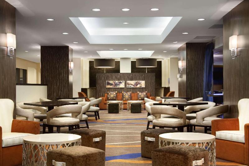 Hilton New York JFK Airport (CLOSED) - Lobi