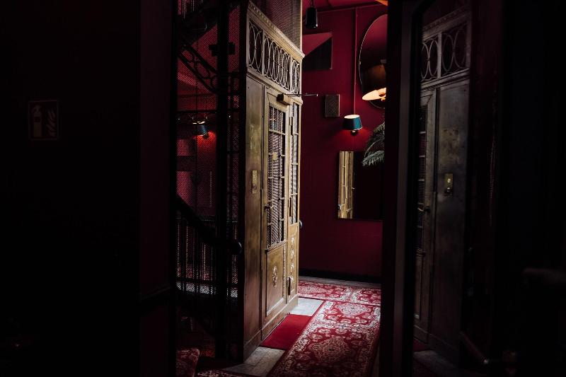 Provocateur, Berlin, a part of Sircle Collection - Lobi