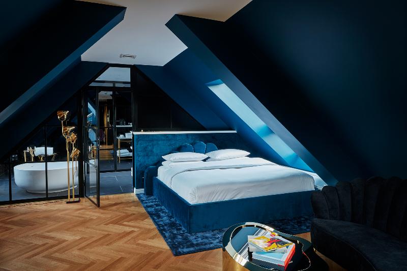 Provocateur, Berlin, a part of Sircle Collection - Oda