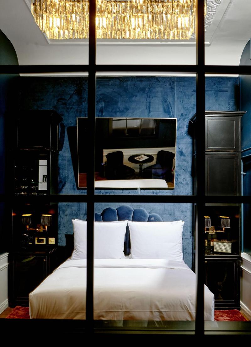 Provocateur, Berlin, a part of Sircle Collection - Oda
