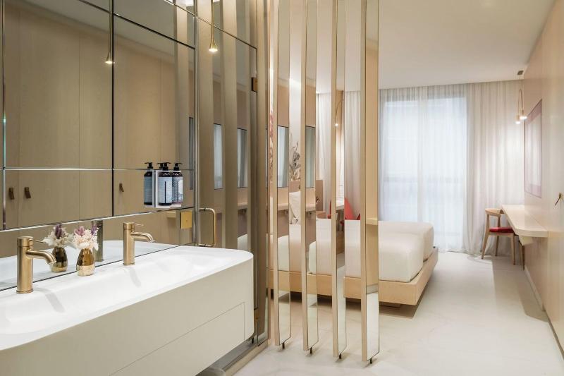 45TIMES BARCELONA HOTEL - Oda