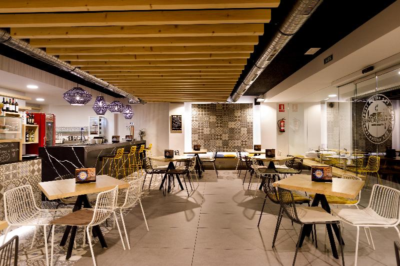 Val Convention - Bar