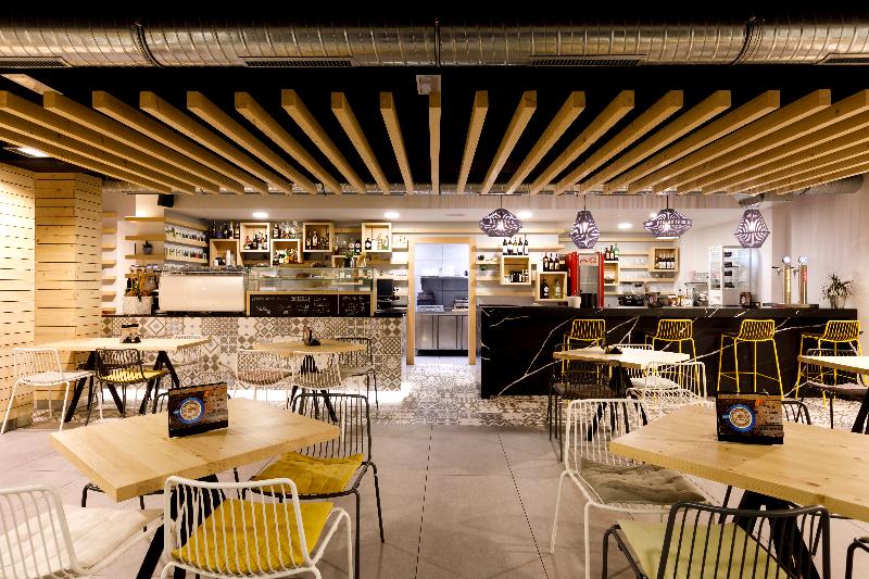 Val Convention - Bar