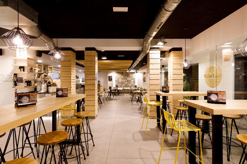 Val Convention - Bar