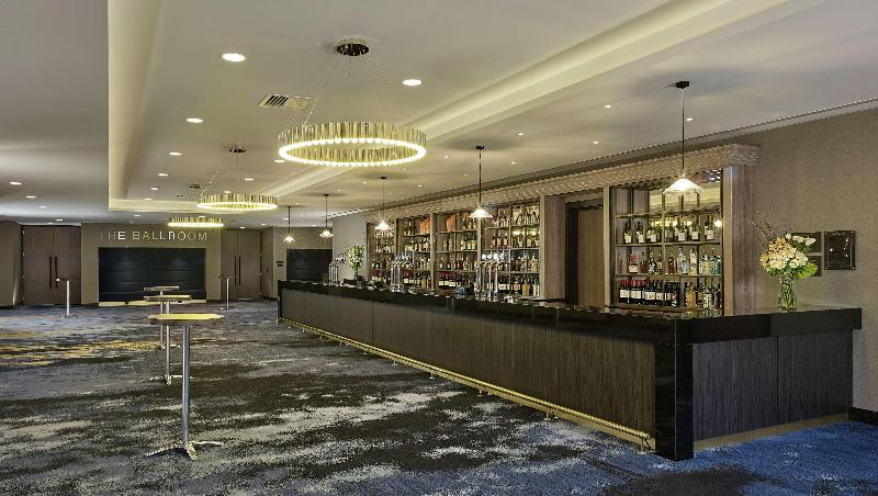 Doubletree by Hilton Hull - Bar