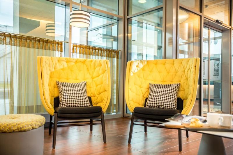 Hey Lou Hotel Frankfurt Airport - Lobi