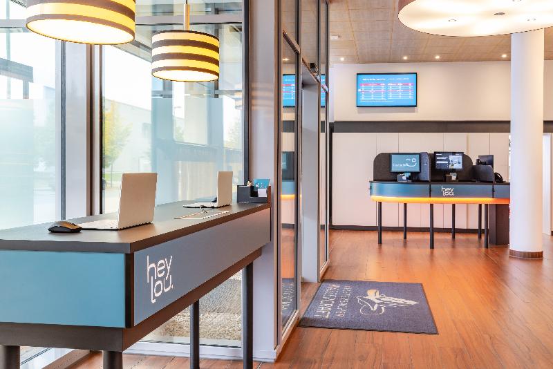 Hey Lou Hotel Frankfurt Airport - Lobi