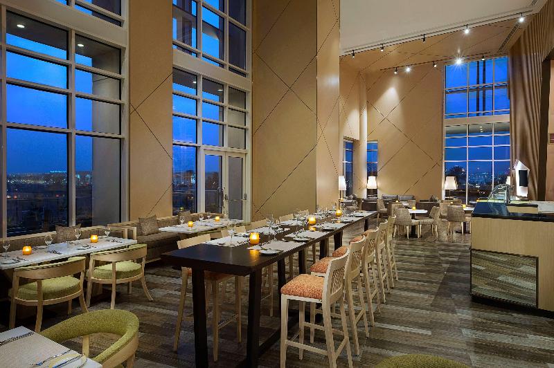 Hilton Garden Inn Al Khobar - Restoran