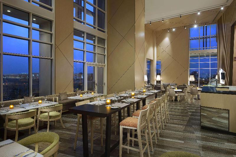 Hilton Garden Inn Al Khobar - Restoran