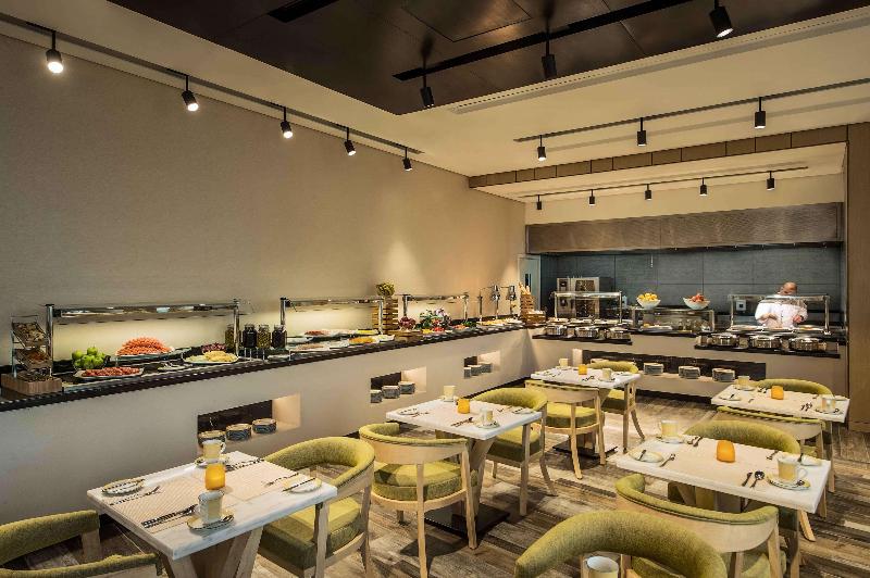 Hilton Garden Inn Al Khobar - Restoran