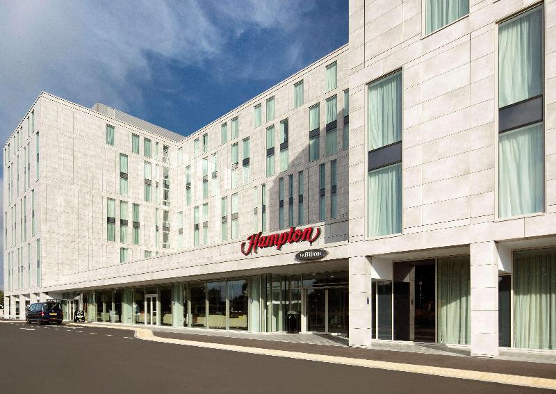 Hampton by Hilton Stansted Airport - Genel