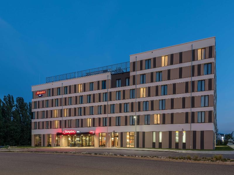 Hampton by Hilton Freiburg - Genel