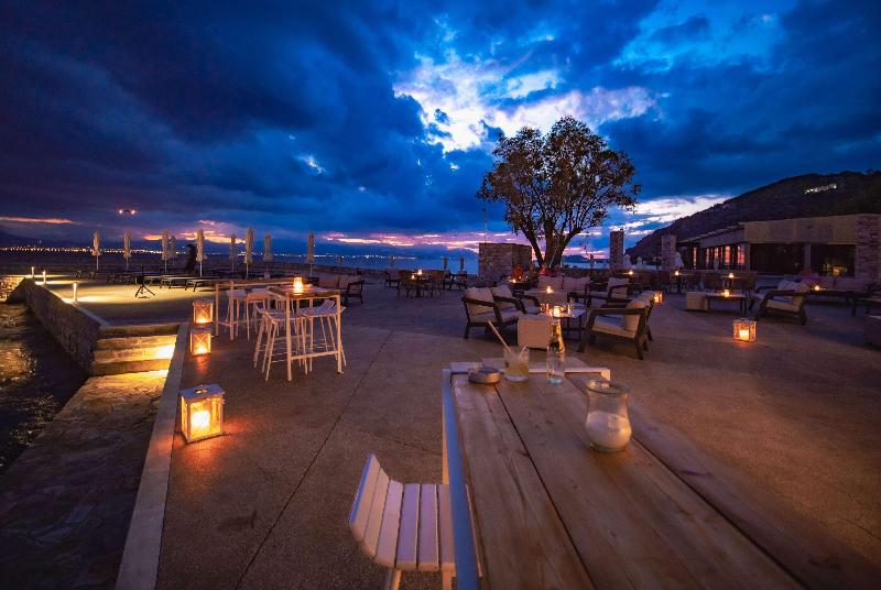 Ramada by Wyndham Loutraki Poseidon Resort - Bar