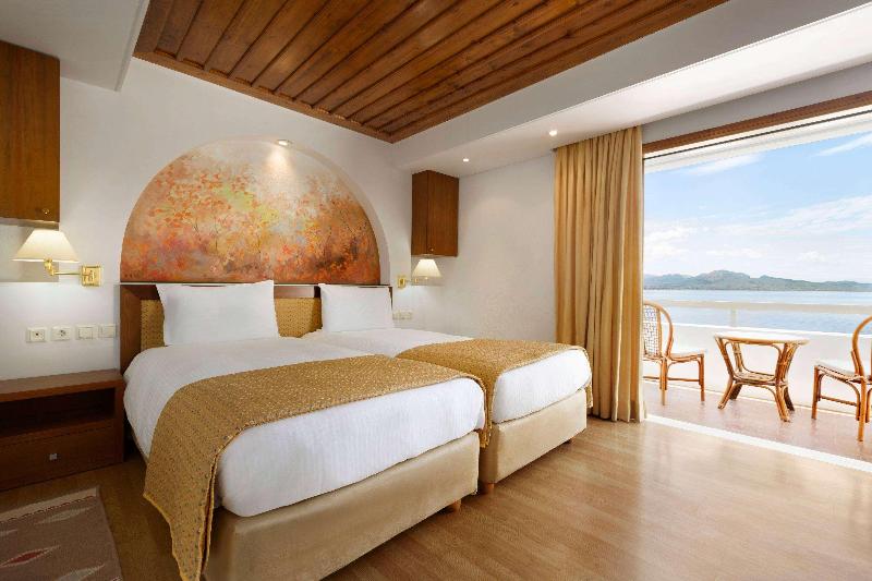 Ramada by Wyndham Loutraki Poseidon Resort - Oda
