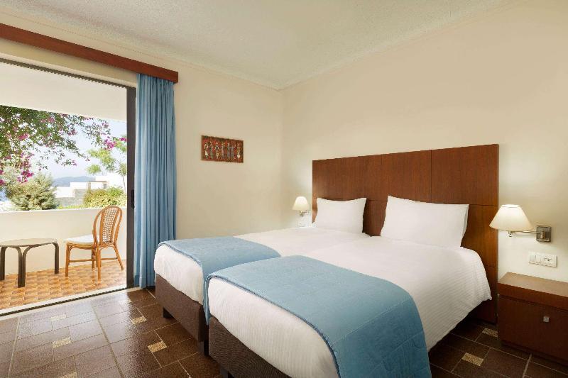 Ramada by Wyndham Loutraki Poseidon Resort - Oda