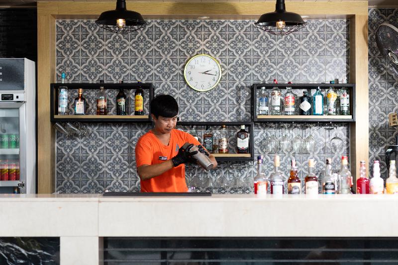 The Marina Phuket Hotel - Bar