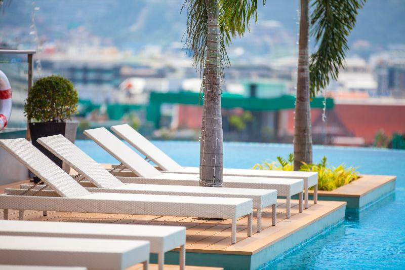 The Marina Phuket Hotel - Havuz