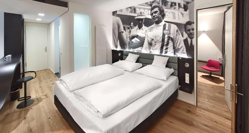 V8 Hotel Motorworld Region Stuttgart, BW Premier - Oda
