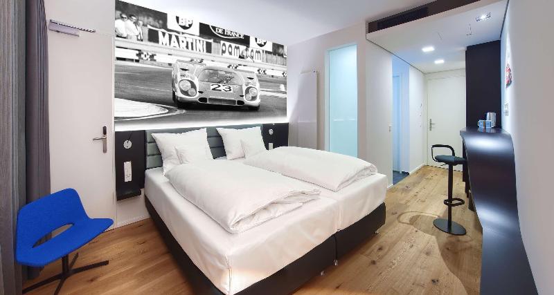 V8 Hotel Motorworld Region Stuttgart, BW Premier - Oda