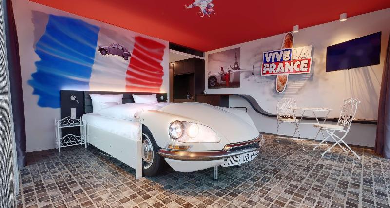 V8 Hotel Motorworld Region Stuttgart, BW Premier - Oda