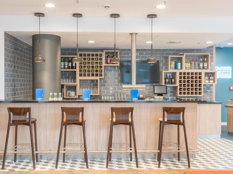 Premier Inn Hamburg City Hammerbrook - Bar