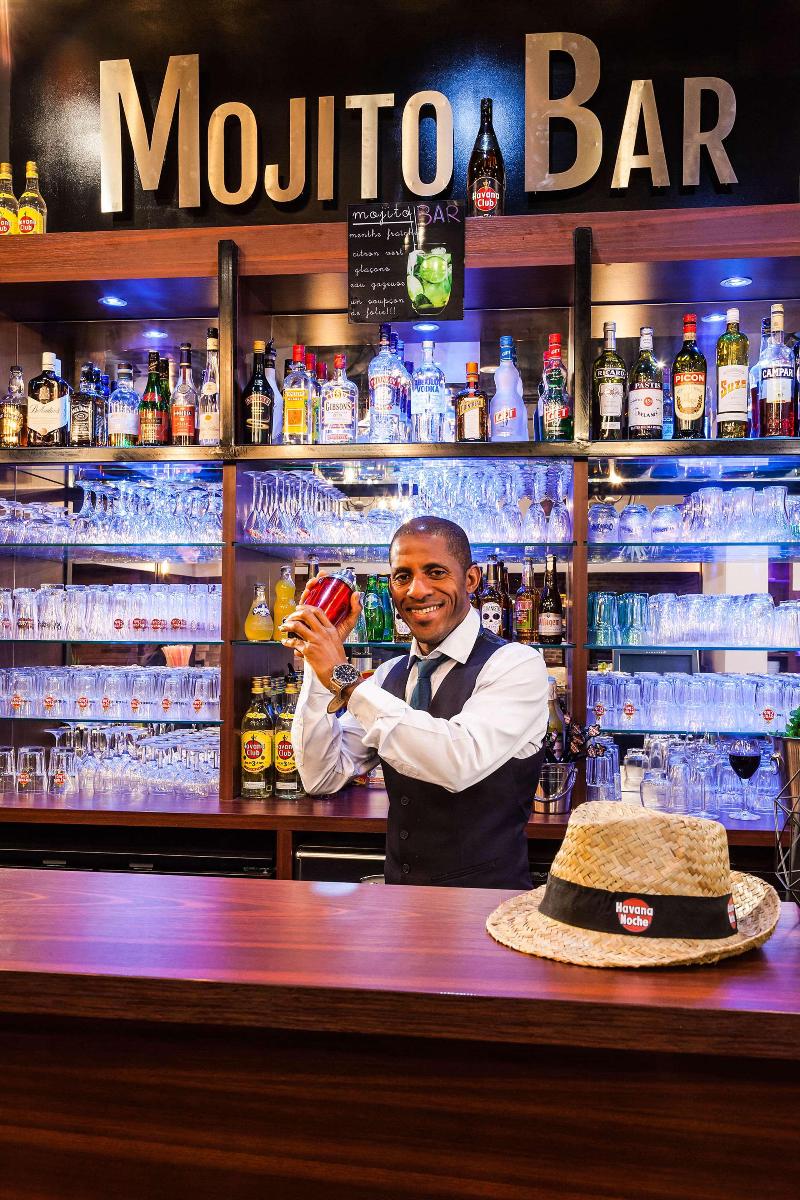 Comfort Hotel Orleans Olivet Provinces - Bar