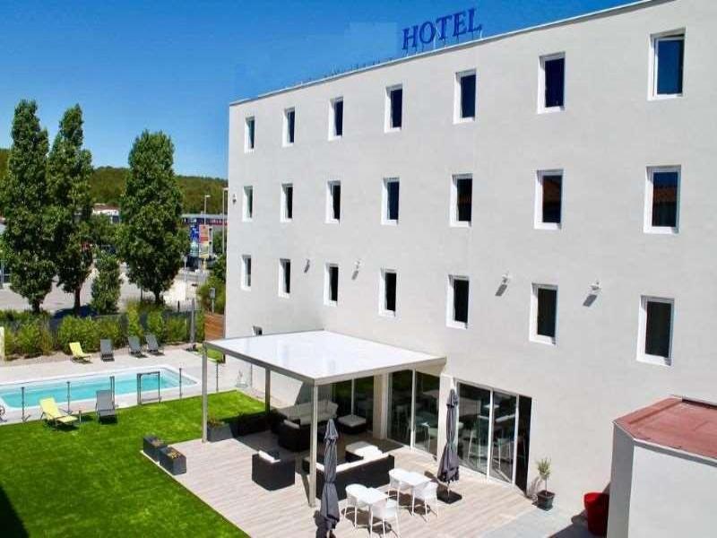 Brit Hotel Martigues - Havuz