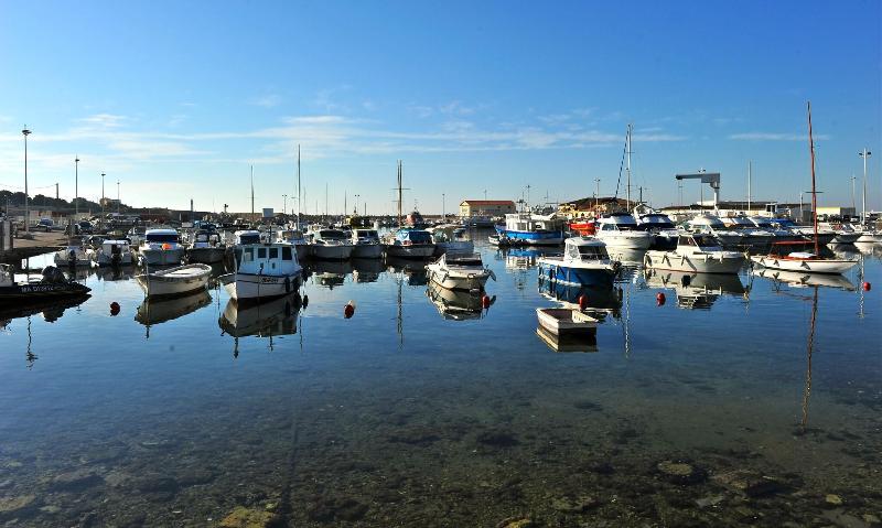 Brit Hotel Martigues - Plaj