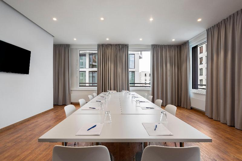 Holiday Inn Express Munich City West - Toplantı