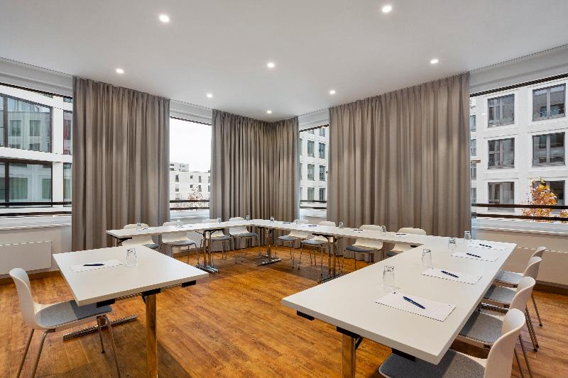 Holiday Inn Express Munich City West - Toplantı
