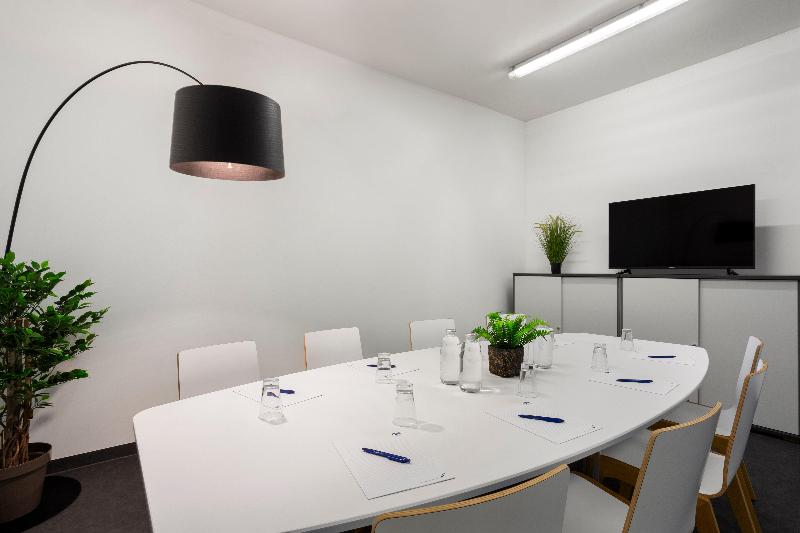 Holiday Inn Express Munich City West - Toplantı