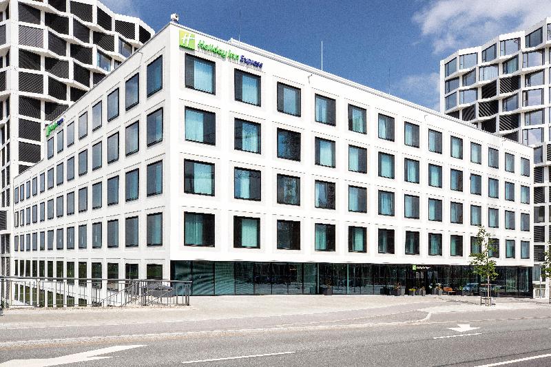 Holiday Inn Express Munich City West - Genel