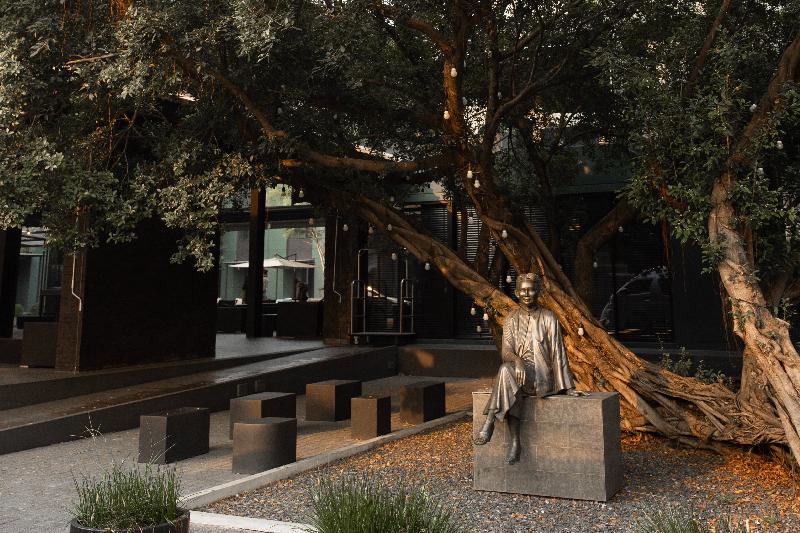 Theatre Residence - Genel