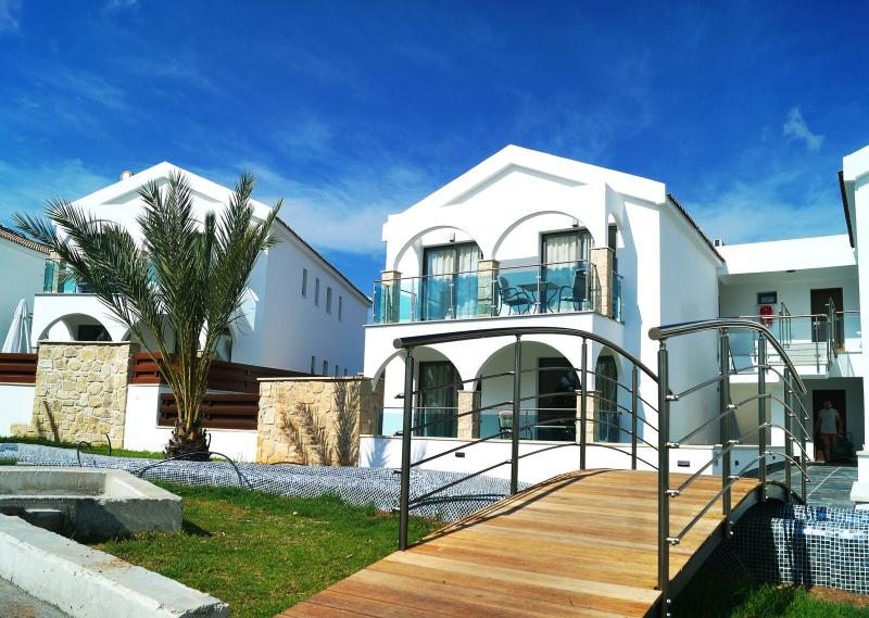 Latchi Escape Hotel and Suites - Lobi