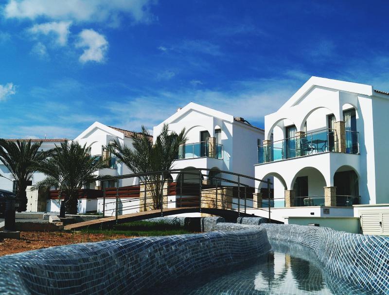 Latchi Escape Hotel and Suites - Genel