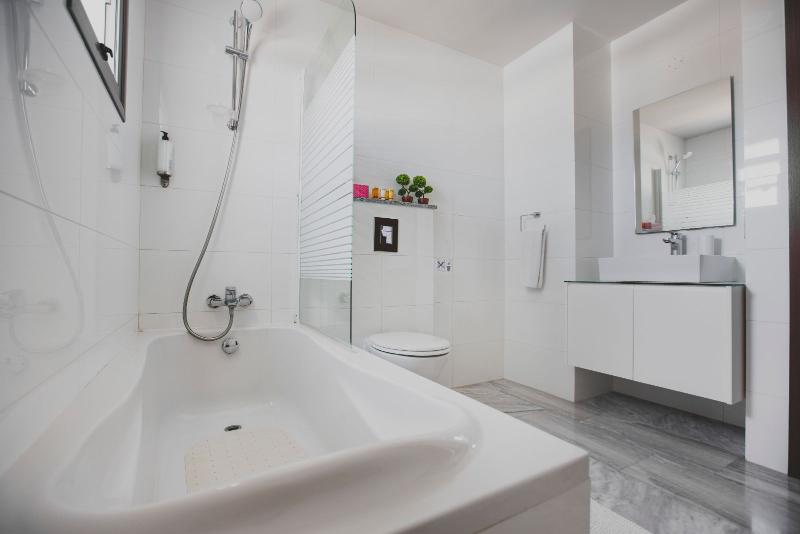 Latchi Escape Hotel and Suites - Oda