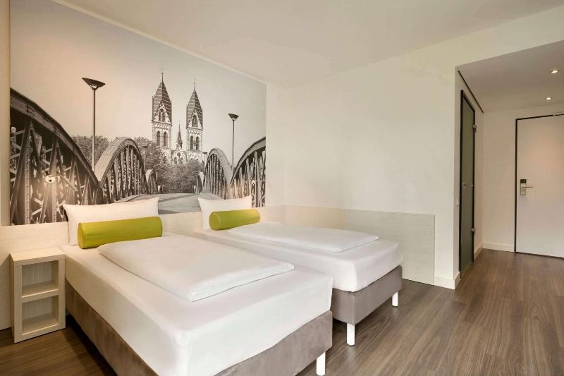 Premier Inn Freiburg City Nord Hotel - Oda