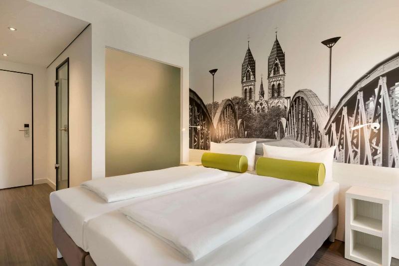 Premier Inn Freiburg City Nord Hotel - Oda