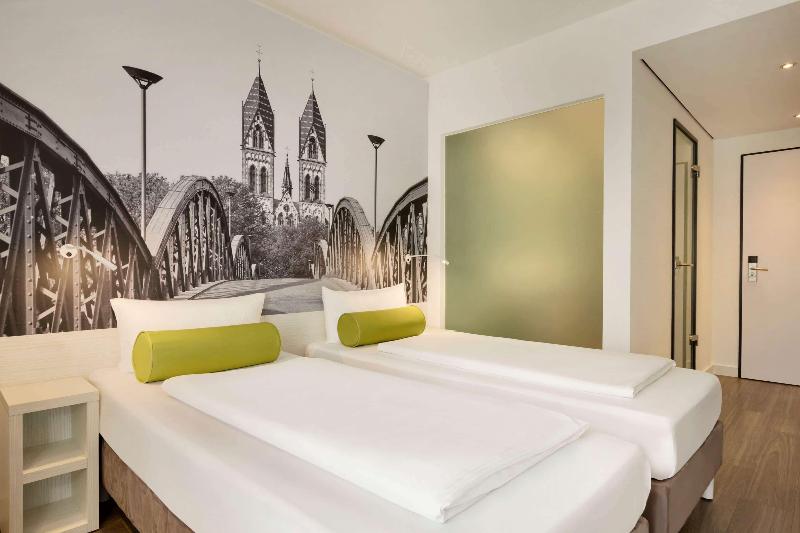 Premier Inn Freiburg City Nord Hotel - Oda