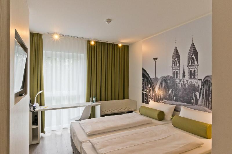 Premier Inn Freiburg City Nord Hotel - Oda