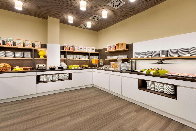 Premier Inn Freiburg City Nord Hotel - Restoran