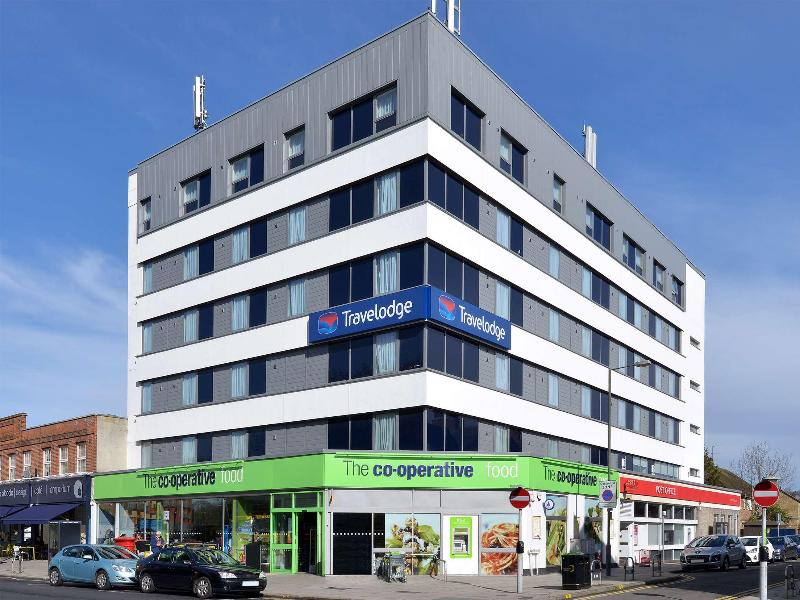 Travelodge London Raynes Park - Genel